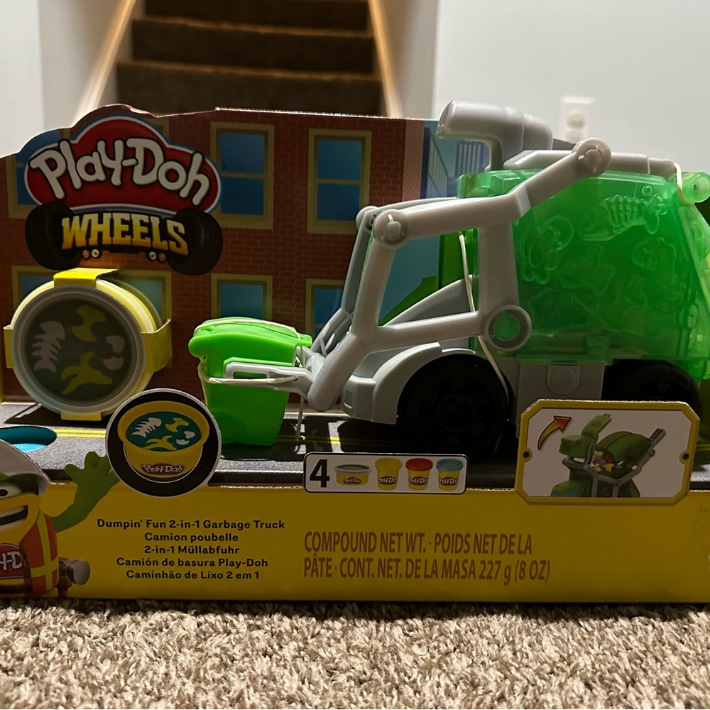 Play-Doh Garbage Truck